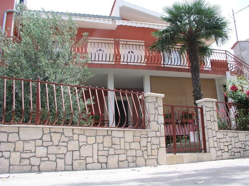 Apartments Salamun Биоград-на-Мору Номер фото
